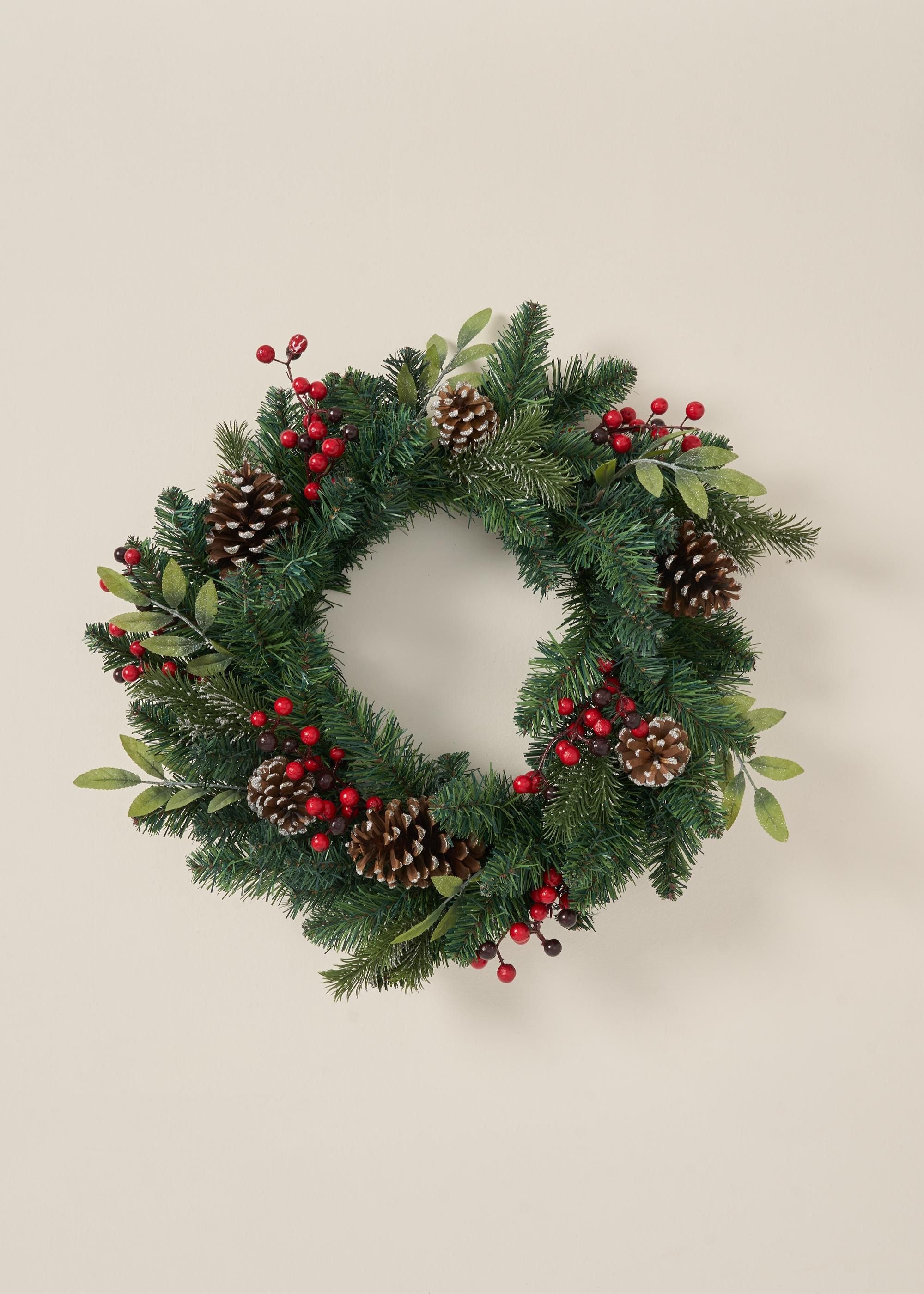 TRULY LIFESTYLE GREEN CHRISTMAS WREATH WITH RED BERRIES AND PINECONES