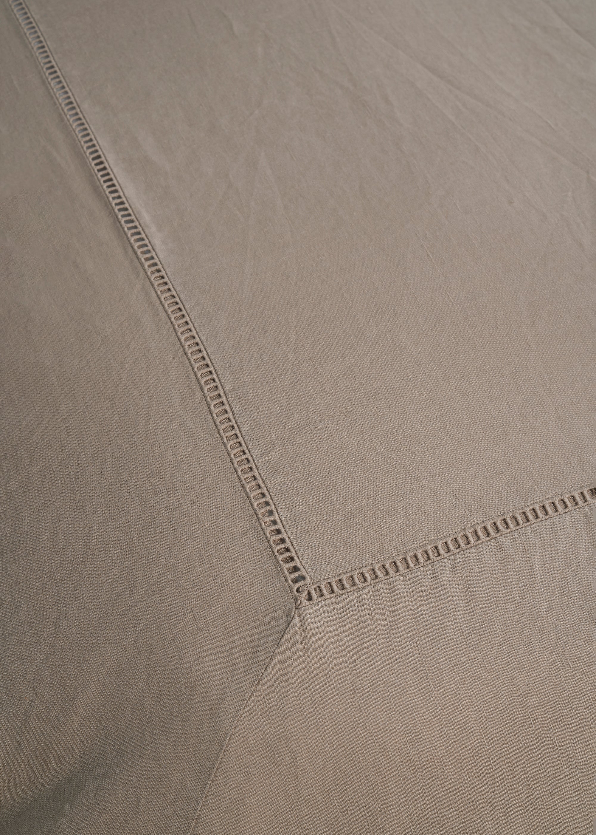 TRULY LIFESTYLE TAUPE LINEN DUVET COVER CLOSE UP