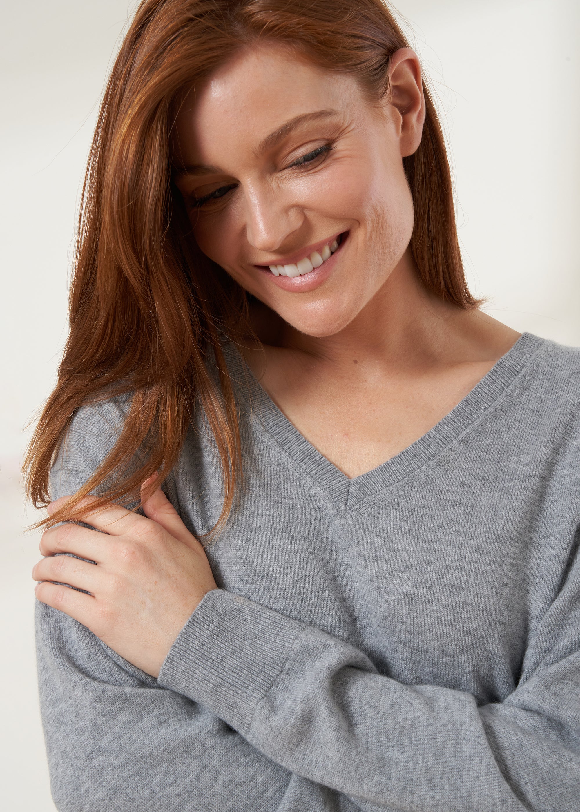 Merino and Cashmere Wool Grey V-Neck Jumper