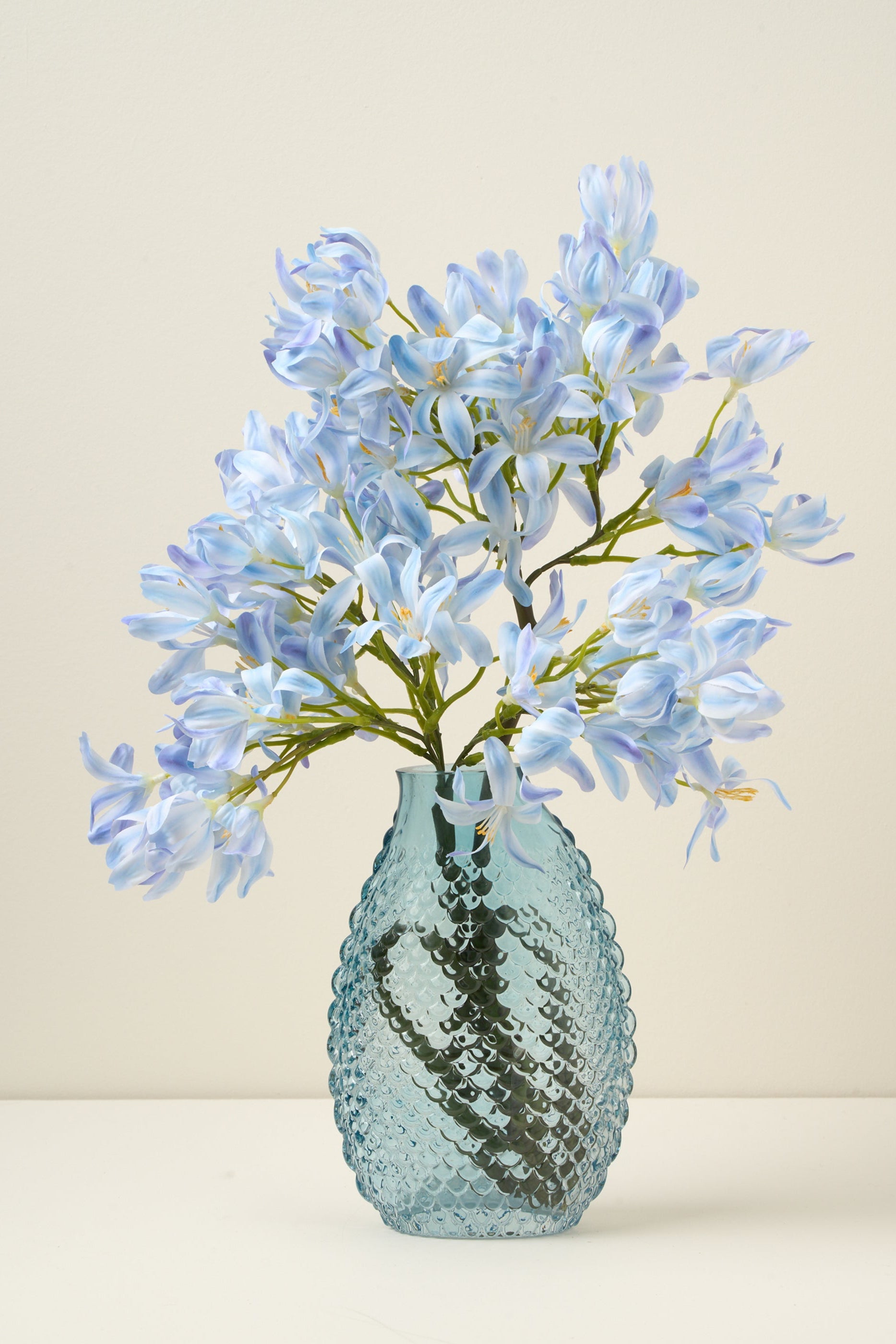 TRULY LIFESTYLE FAUX AGAPANTHAS STEMS IN BLUE BOBBLE VASE