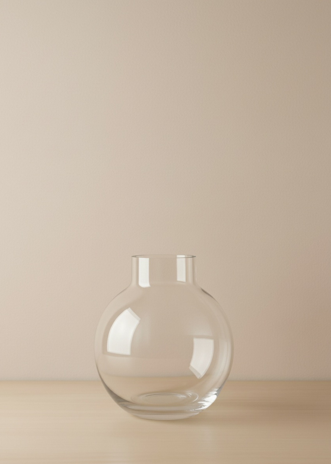 TRULY LIFESTYLE CLEAR GLASS ROUND VASE