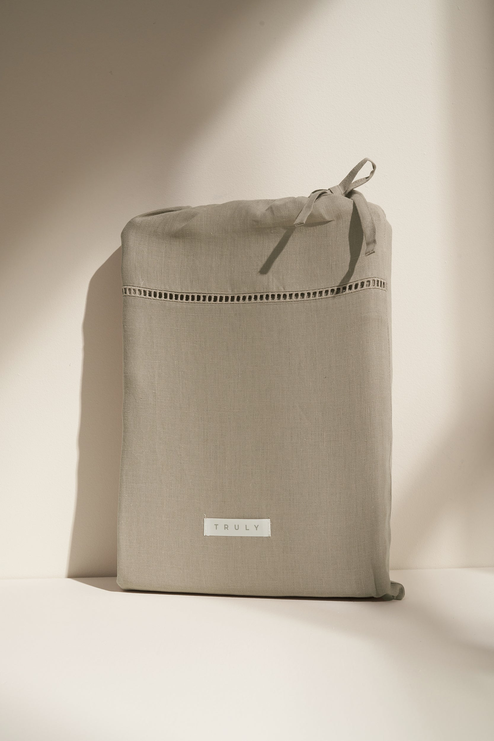 TRULY LIFESTYLE TAUPE LINEN DUVET COVER IN DUST BAG