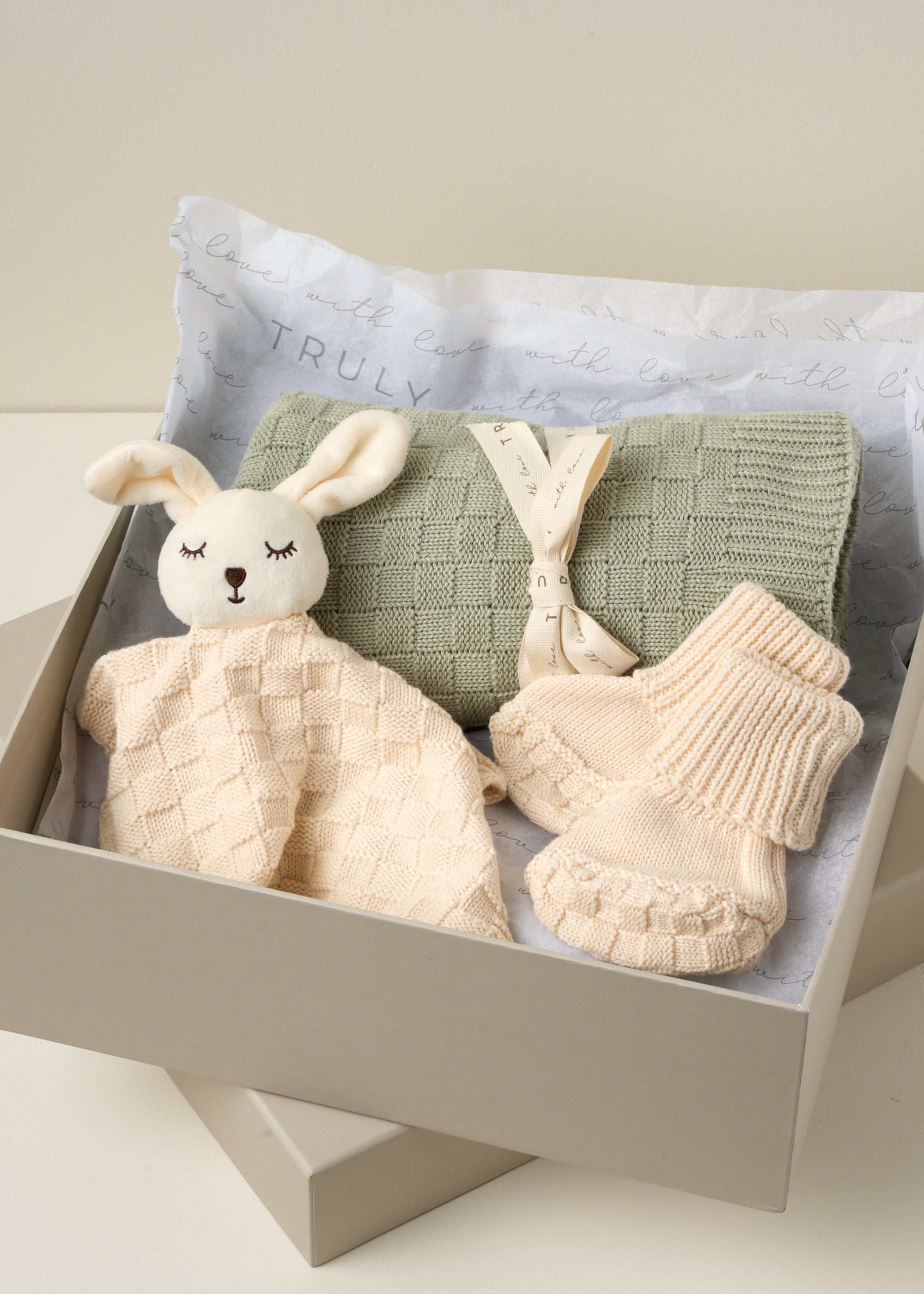 Truly Lifestyle Baby Gift Box with Knitted Blanket, Knitted Boots and Knitted Comforter