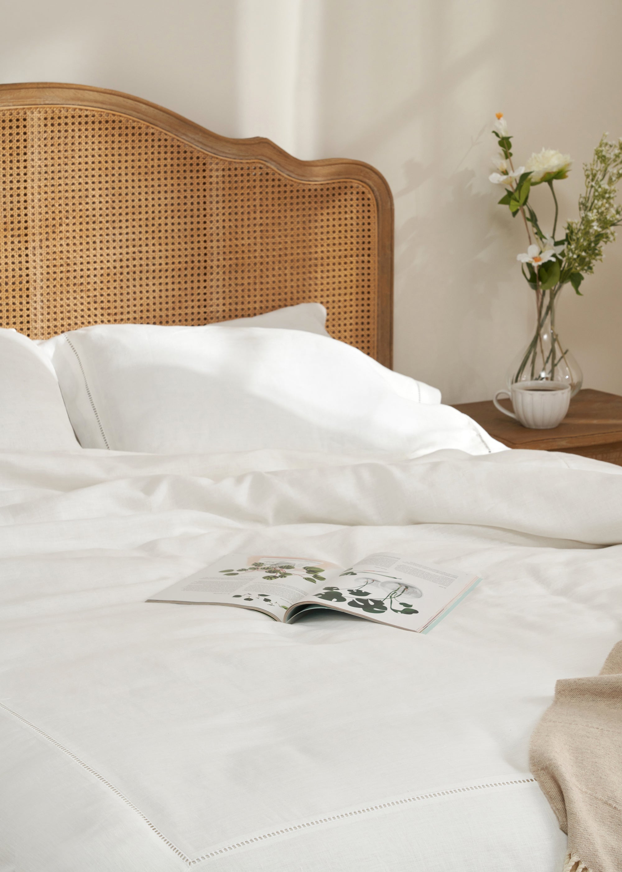 TRULY LIFESTYLE WHITE LADDER LINEN DUVET COVER ON BED