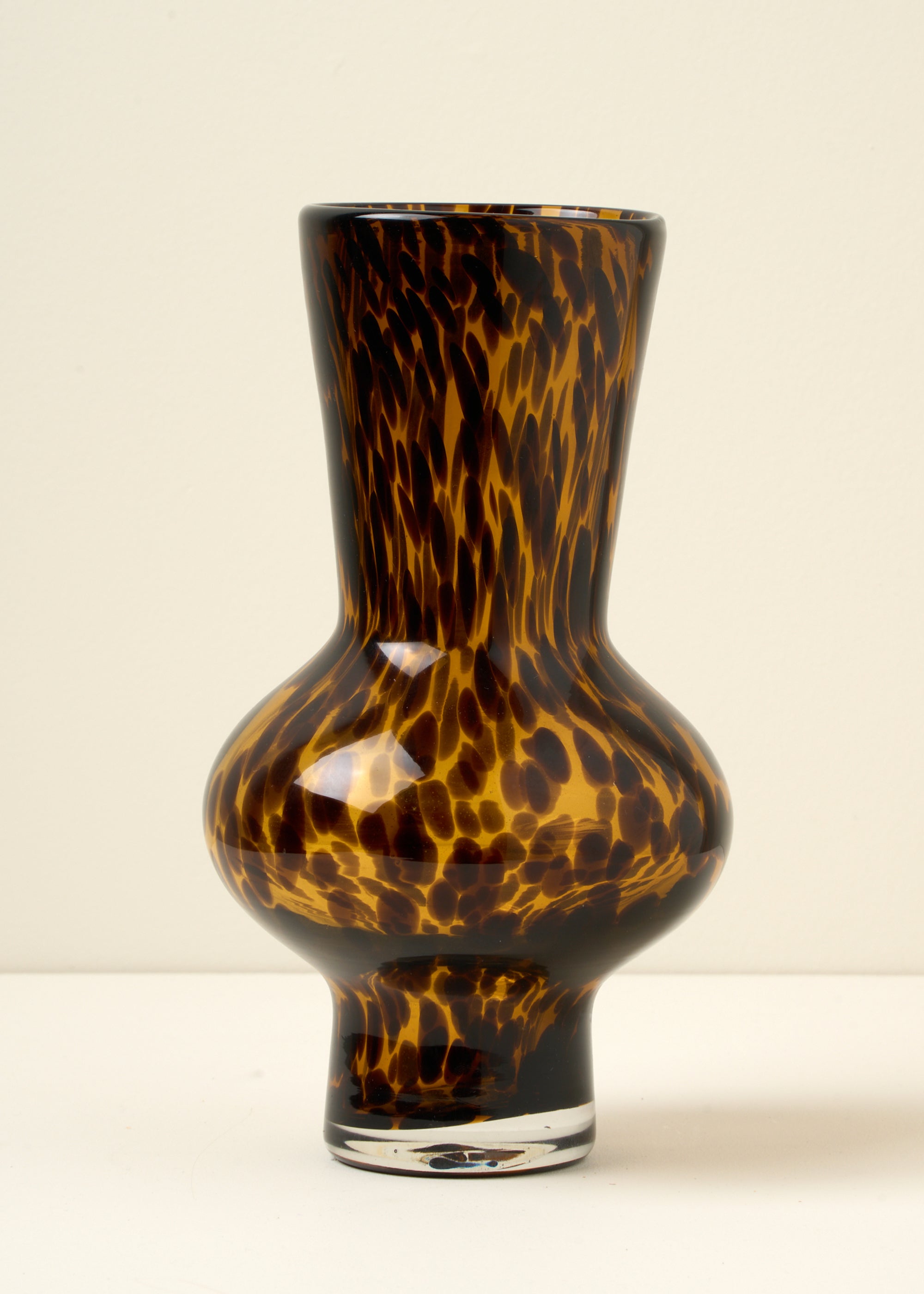 truly lifestyle tortoise shell glass vase