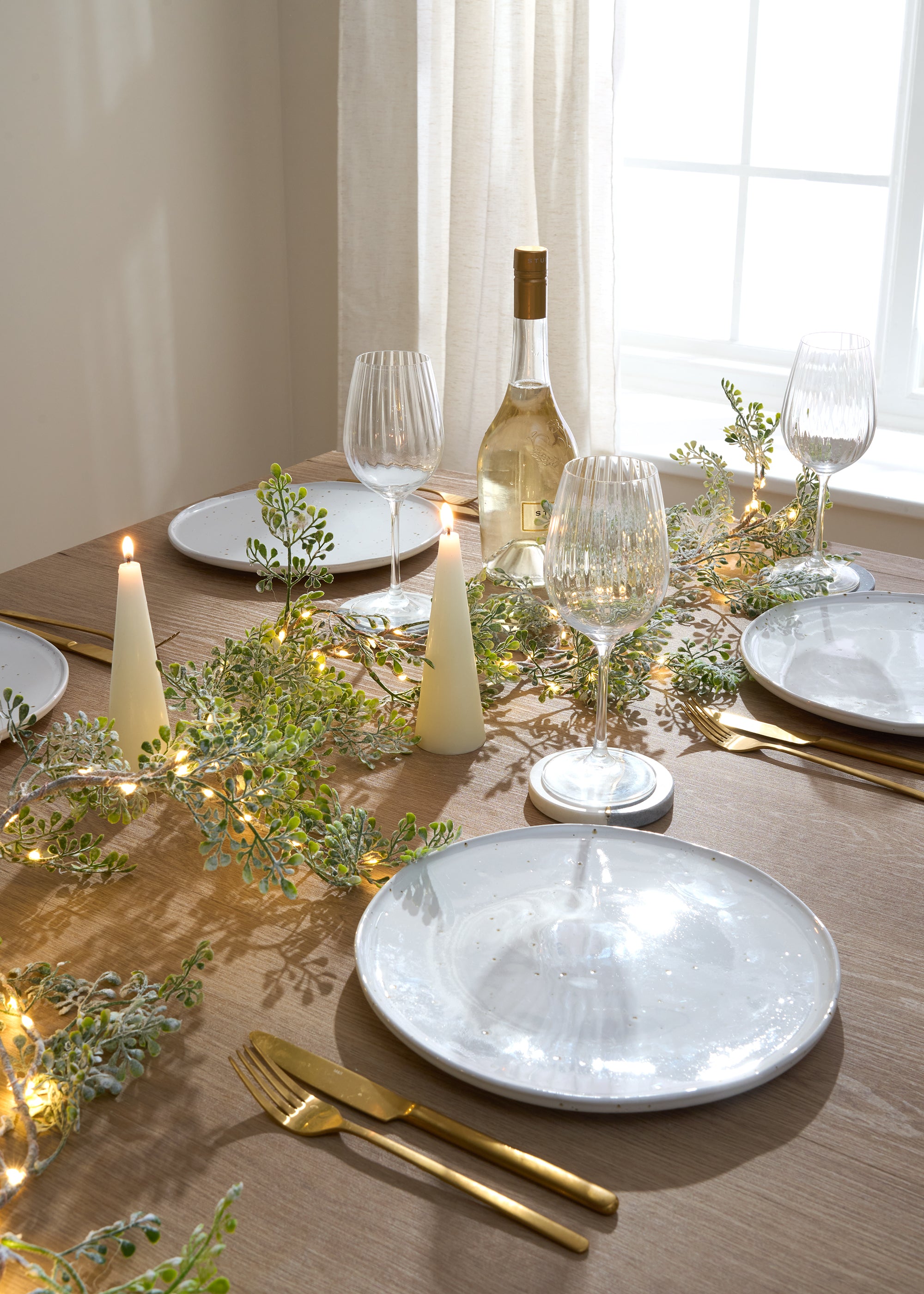 TRULY LIFESTYLE LIGHT UP EVERGREEN GARLAND ON CHRISTMAS TABLE