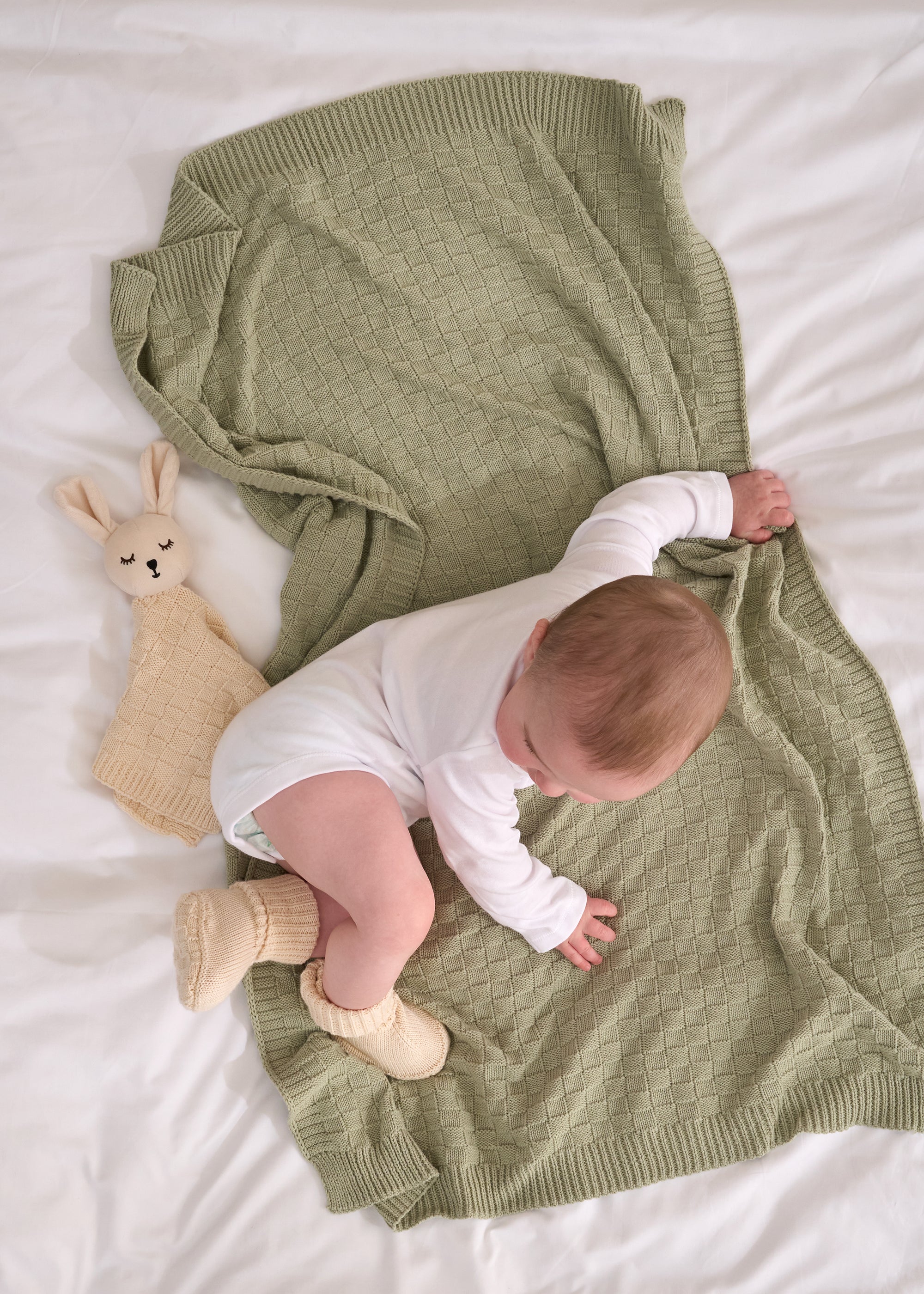 TRULY LIFESTYLE GREEN KNITTED BLANKET, KNITTED BABY BOOTIES AND KNITTED COMFORTER