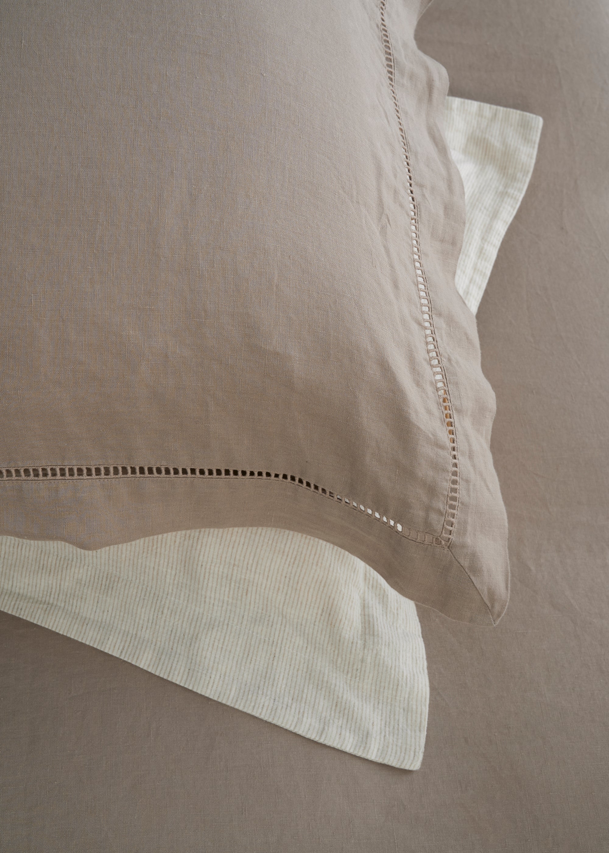 TRULY LIFESTYLE TAUPE PURE LINEN PILLOWCASE CLOSE UP