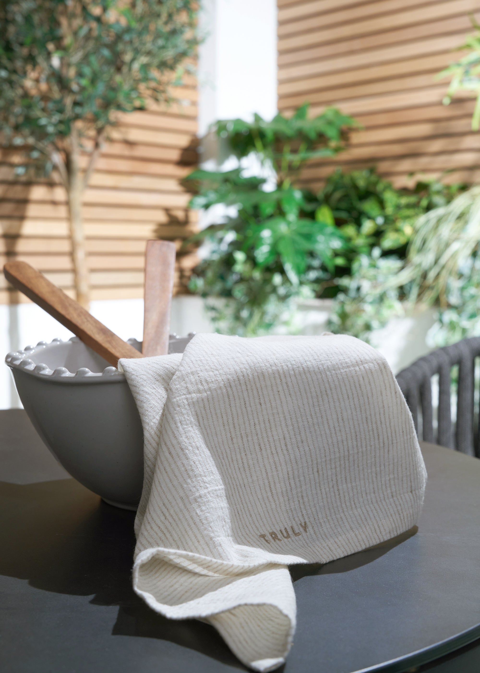 TRULY LIFESTYLE SET OF TWO STRIPED LINEN TEA TOWELS IN A BOWL