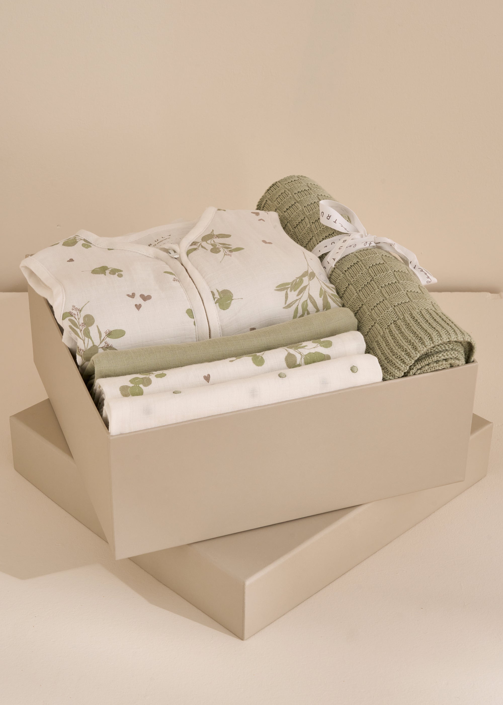 Truly Lifestyle Baby Gifting Bundle Including Sleep Bag, Muslins and Knitted Baby Blanket