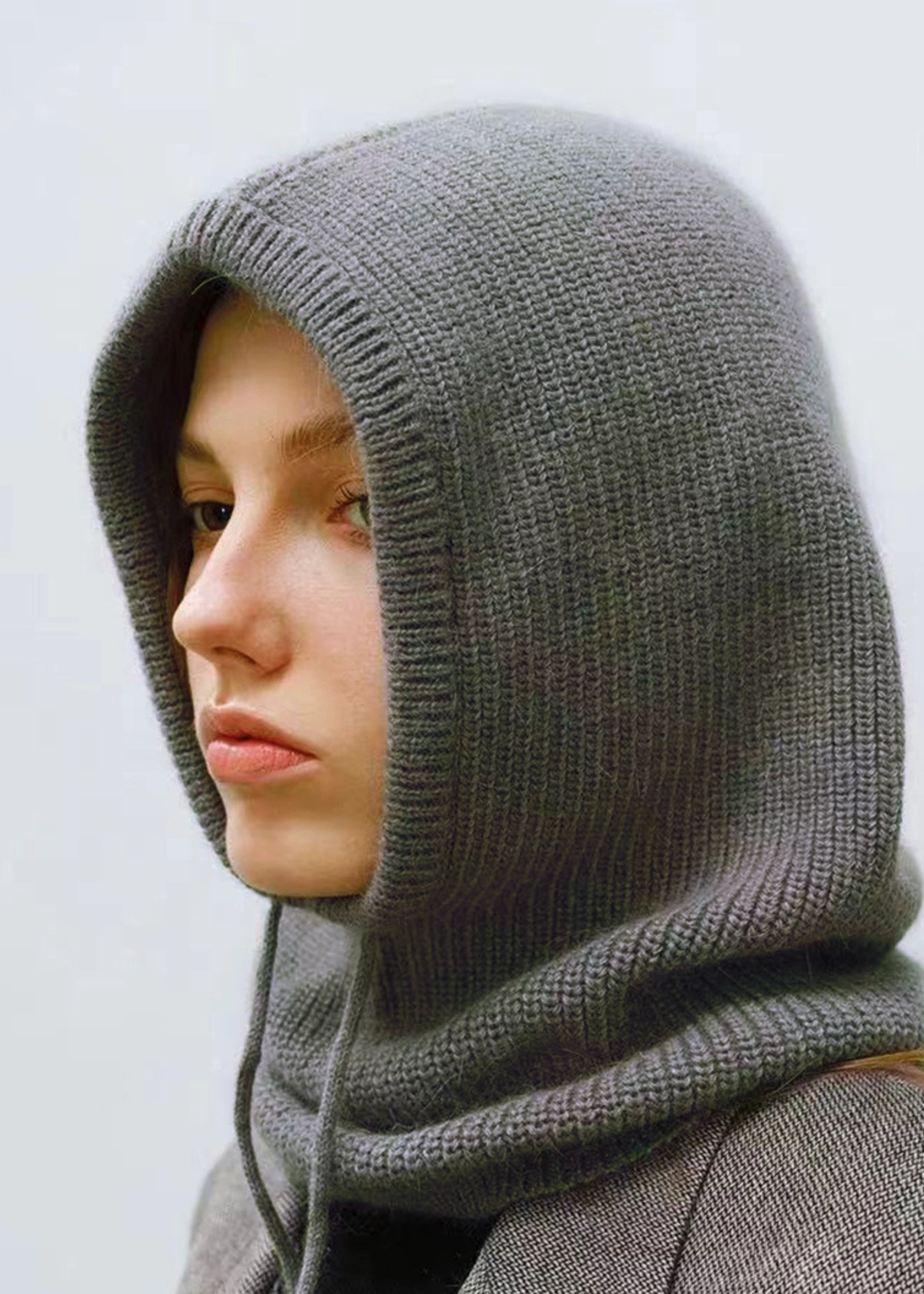 LIGHT GREY RIB KNIT ALPACA BLEND HOOD