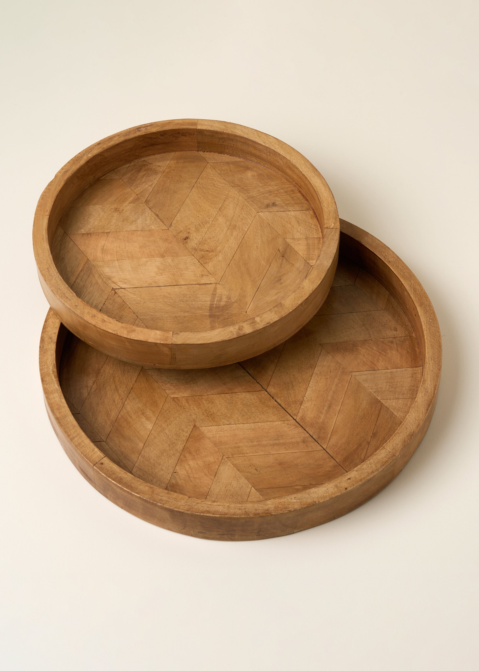 Set of 2 Round Mango Wood Trays