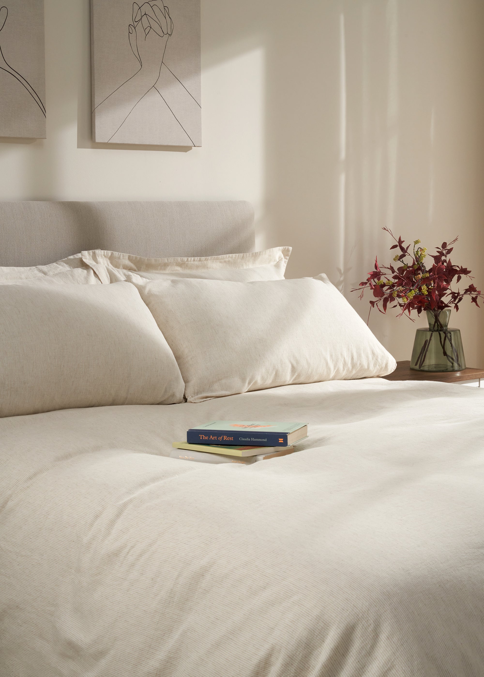 TRULY LIFESTYLE MUSHROOM STRIPED HOUSEWIFE PILLOWCASE SET ON BED