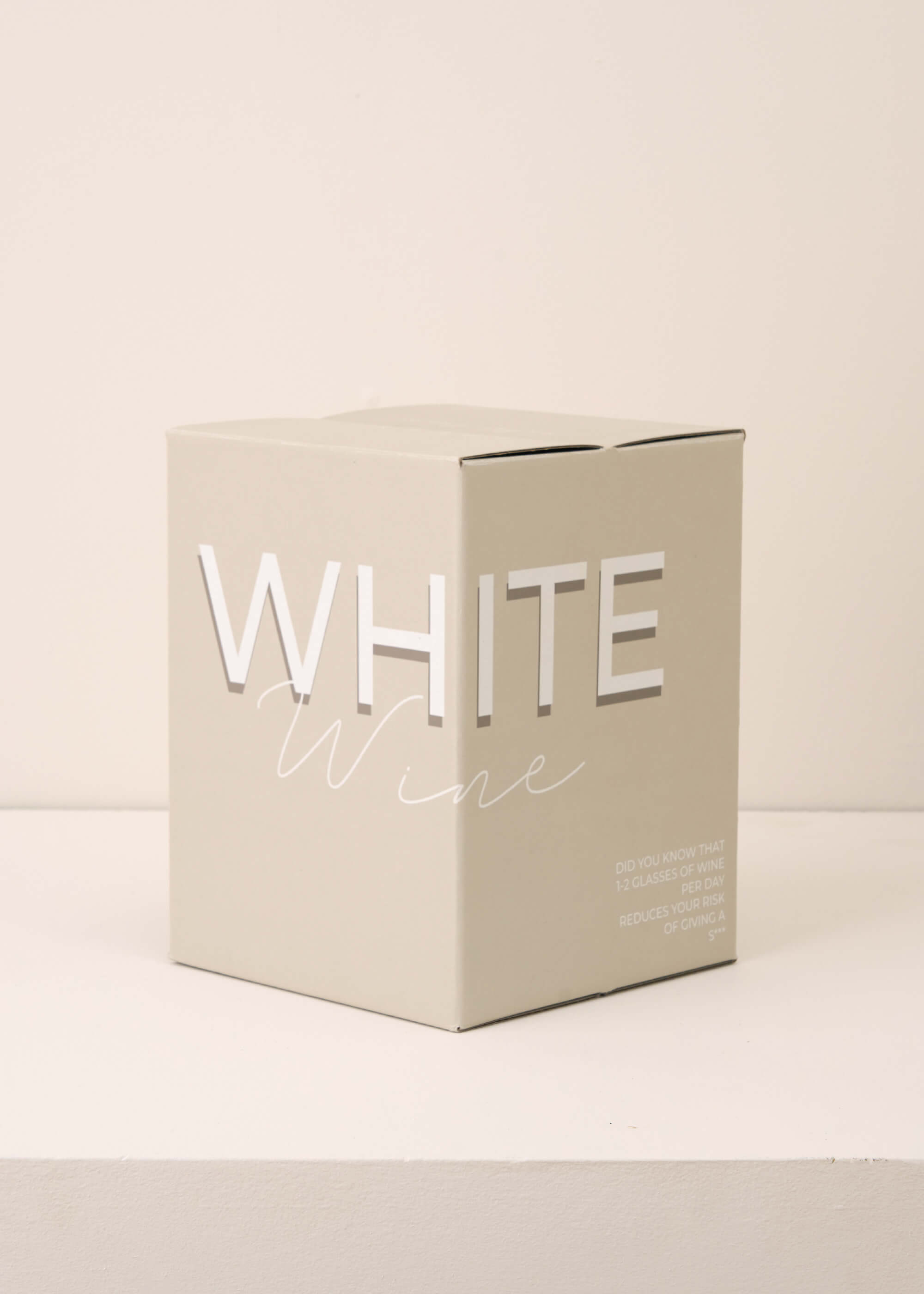 TRULY LIFESTYLE PRESENTATION BOX OF 4 CRYSTAL FLUTED WHITE WINE GLASSES