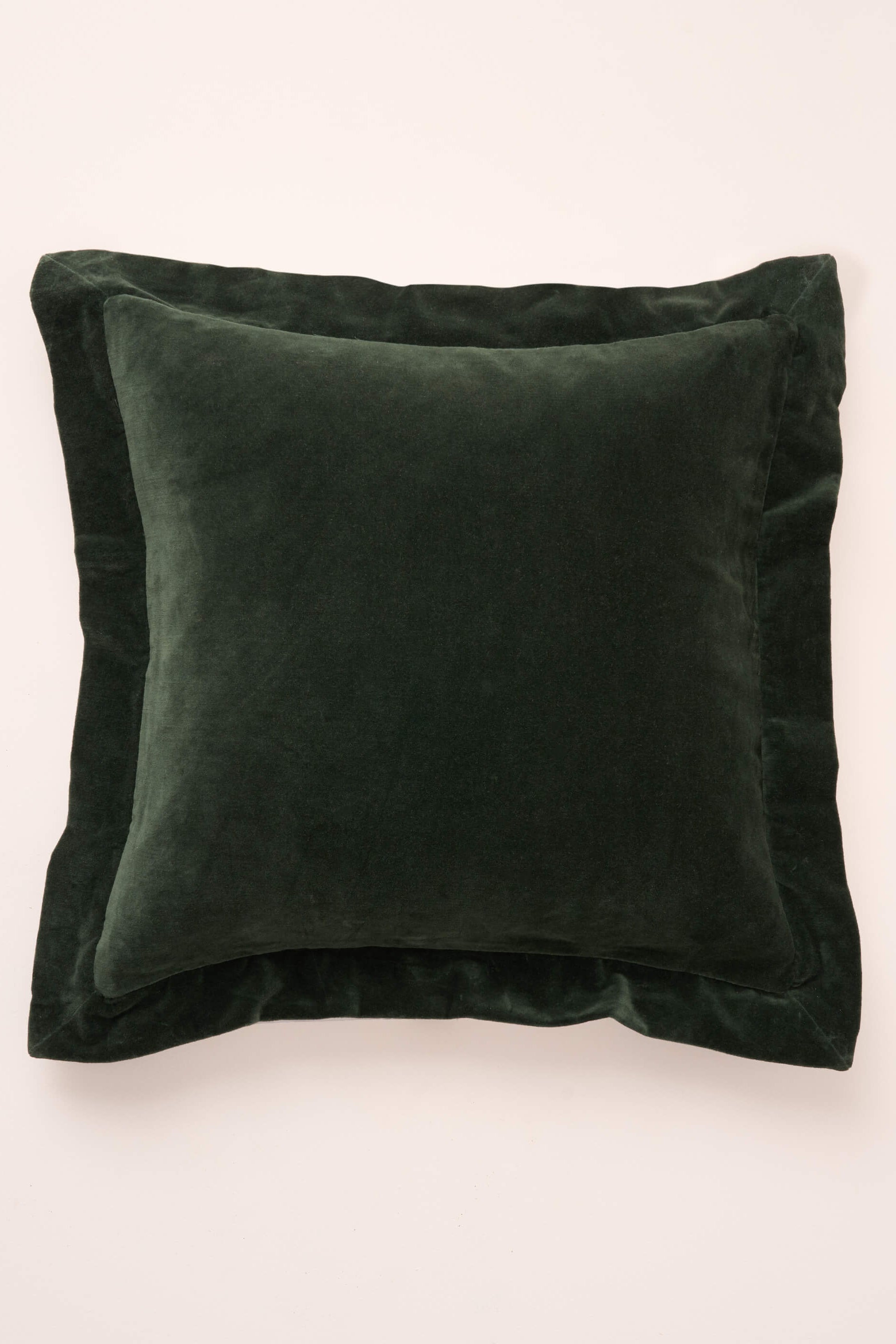 TRULY LIFESTYLE EMERALD GREEN VELVET SQUARE CUSHION