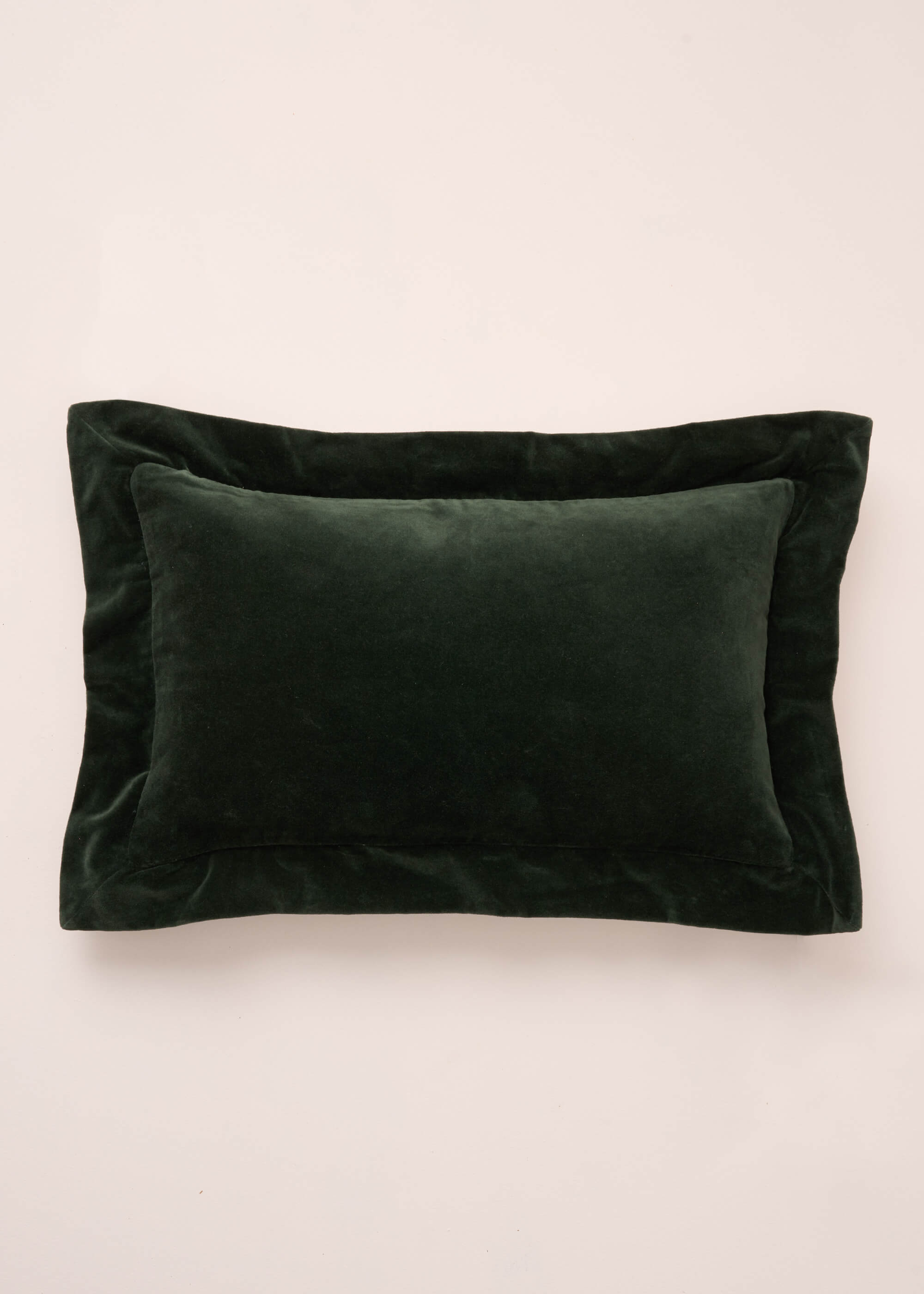 TRULY LIFESTYLE EMERALD VELVET RECTANGLE CUSHION WITH FLANGE EDGING