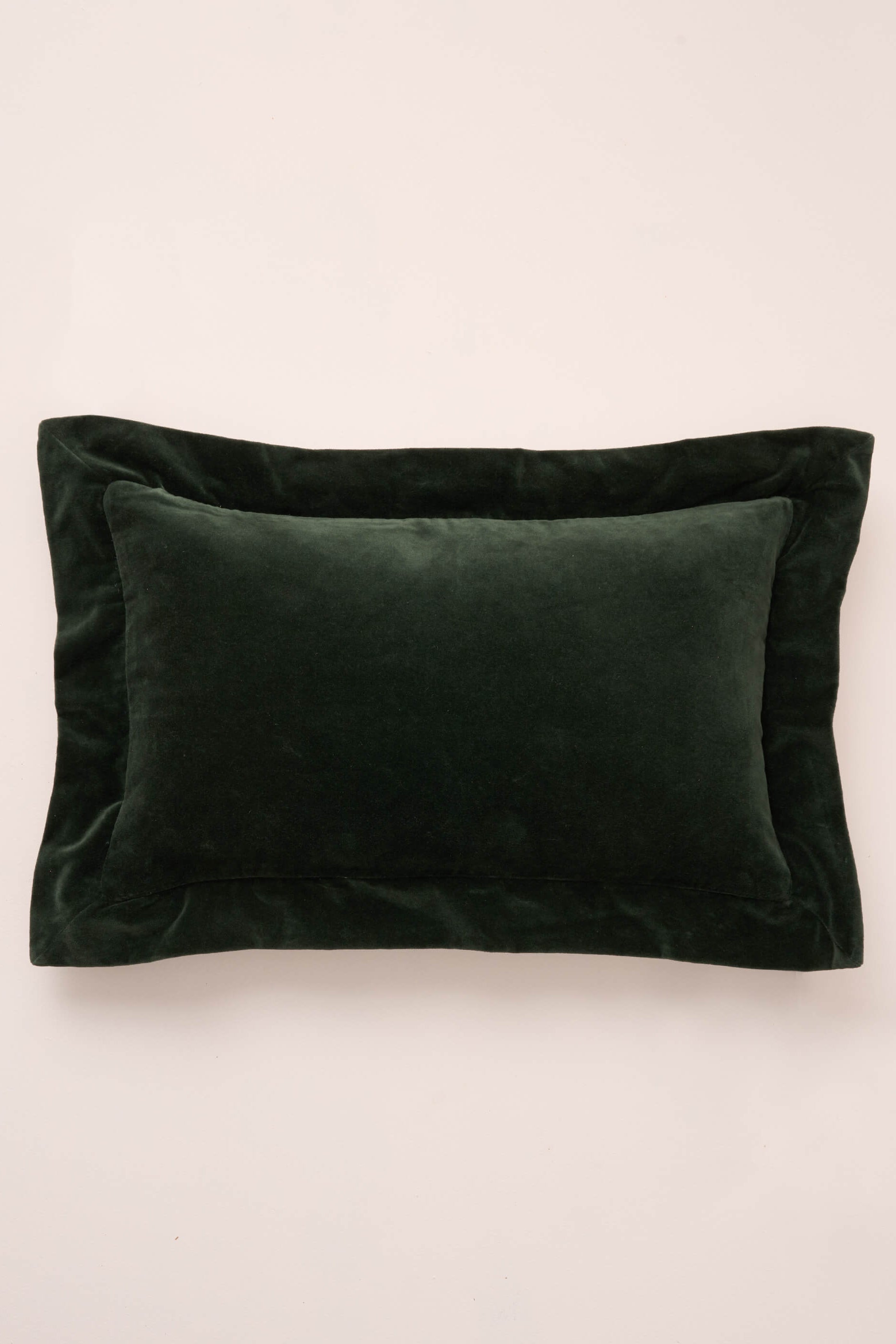TRULY LIFESTYLE EMERALD VELVET RECTANGLE CUSHION WITH FLANGE EDGING
