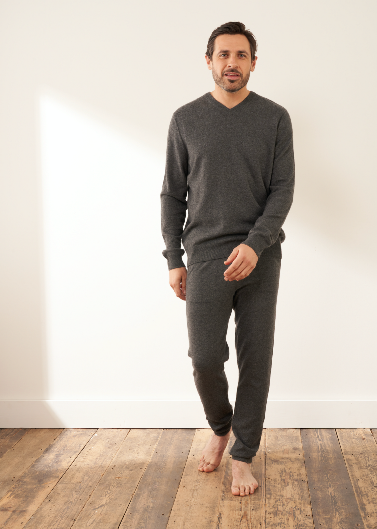 Mens Grey Cashmere Jogging Bottoms With Cashmere V Neck Jumper | Truly Lifestyle