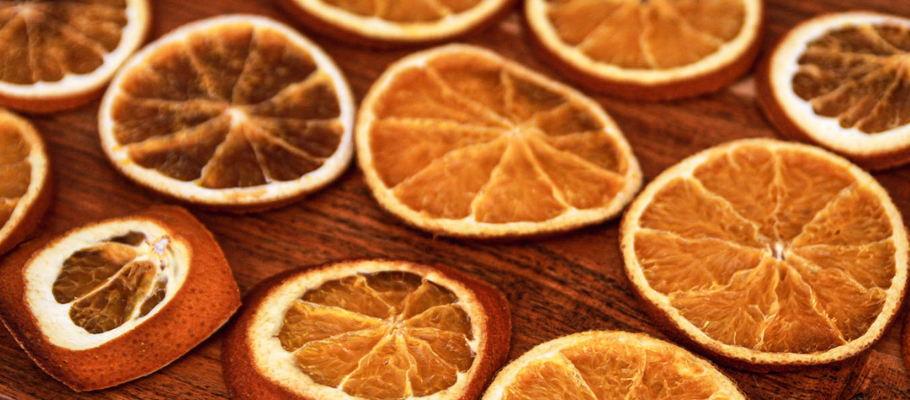 Truly Lifestyle How To Make a Festive Dried Orange Garland