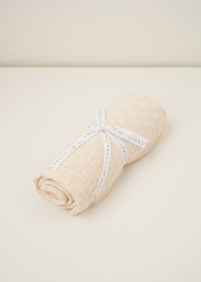 TRULY LIFESTYLE KNITTED BABY BLANKET