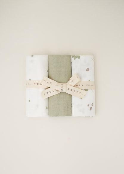 TRULY LIFESTYLE SET OF THREE BABY MUSLIN CLOTHS