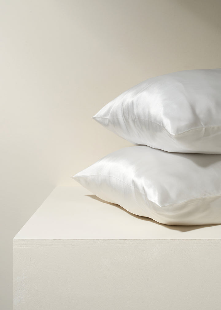 Truly Lifestyle Ivory Silk Pillowcase On Pillows