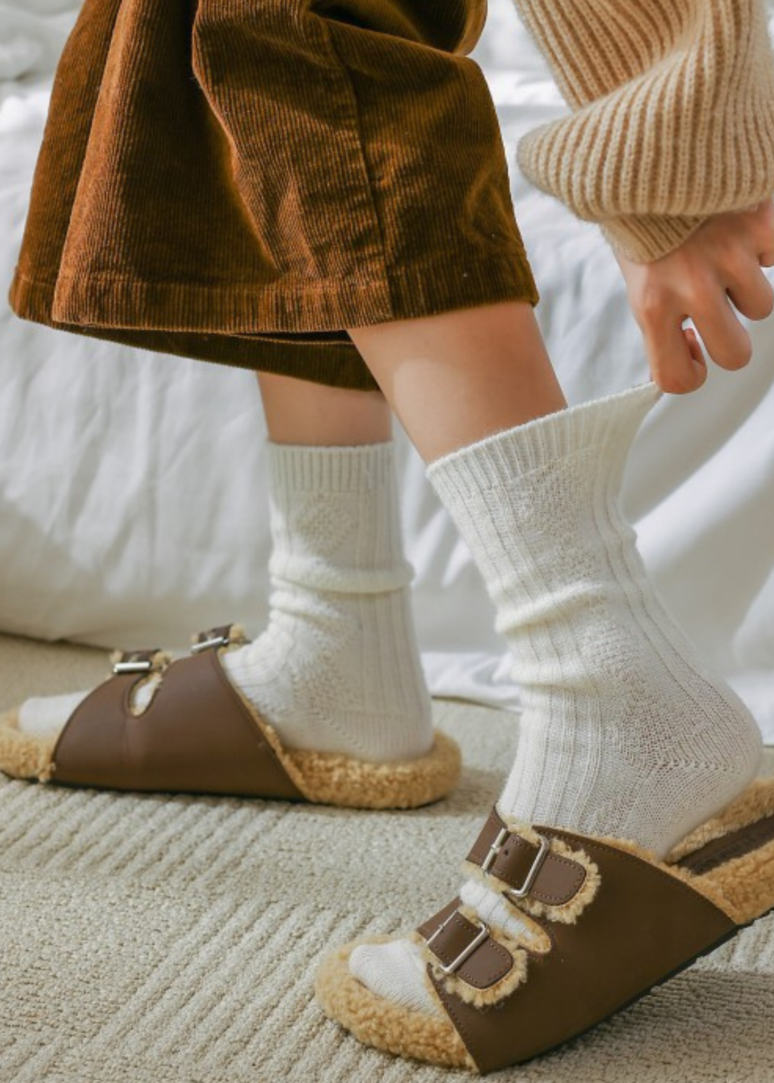 NATURAL WHITE CASHMERE BLEND PATTERNED SOCKS