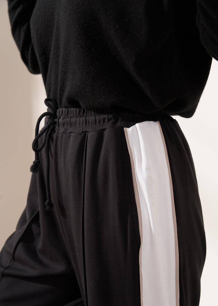 Black Bamboo Wide Legged Jogger Close Up | Truly Lifestyle