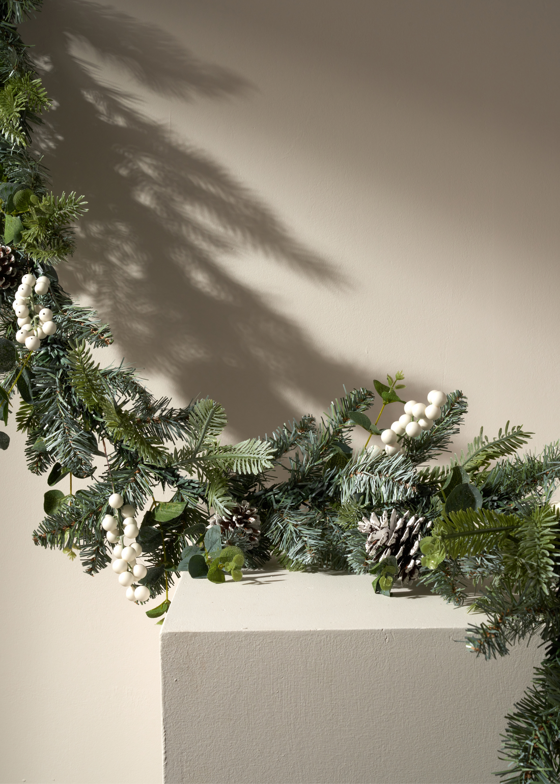 Truly Lifestyle Festive Garland With White Berries And Pine Cones