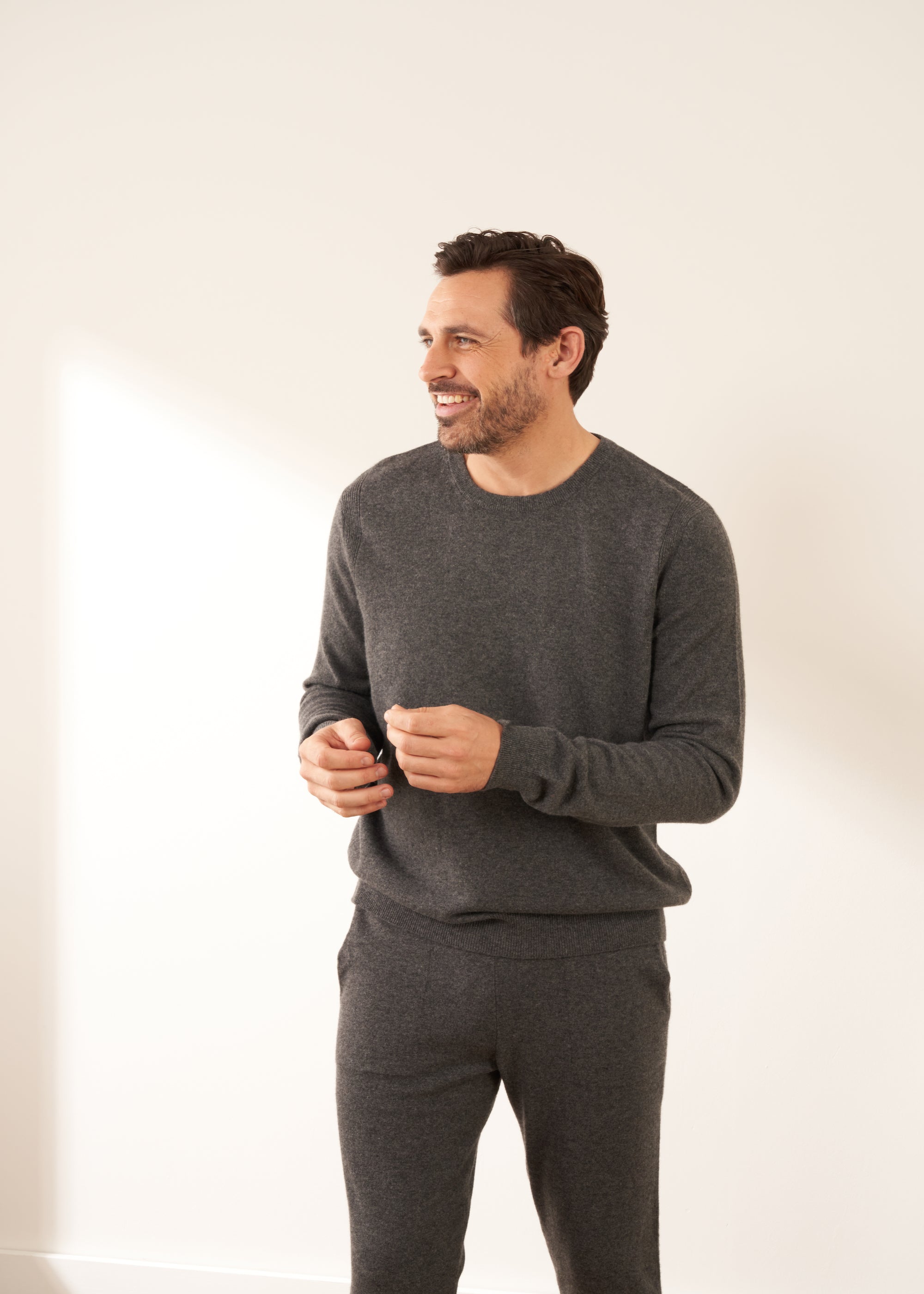 Grey cashmere jumper mens best sale