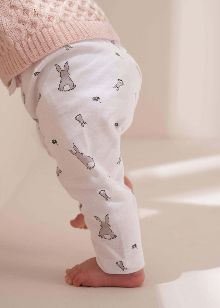 WHITE BUNNY PRINT BABY LEGGINGS ON BABY | TRULY LIFESTYLE