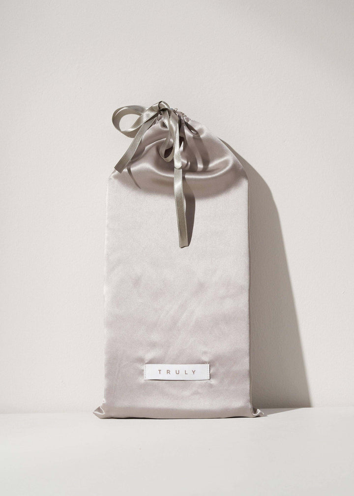 SILVER SILK PILLOWCASES IN DUST BAG | TRULY LIFESTYLE